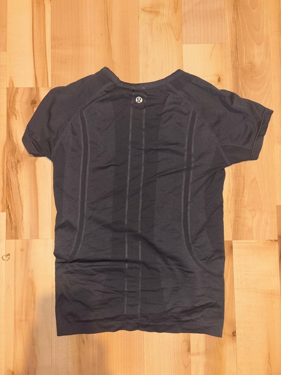 lululemon athletica Tops - lululemon athletica Black Short Sleeve Women's Tee